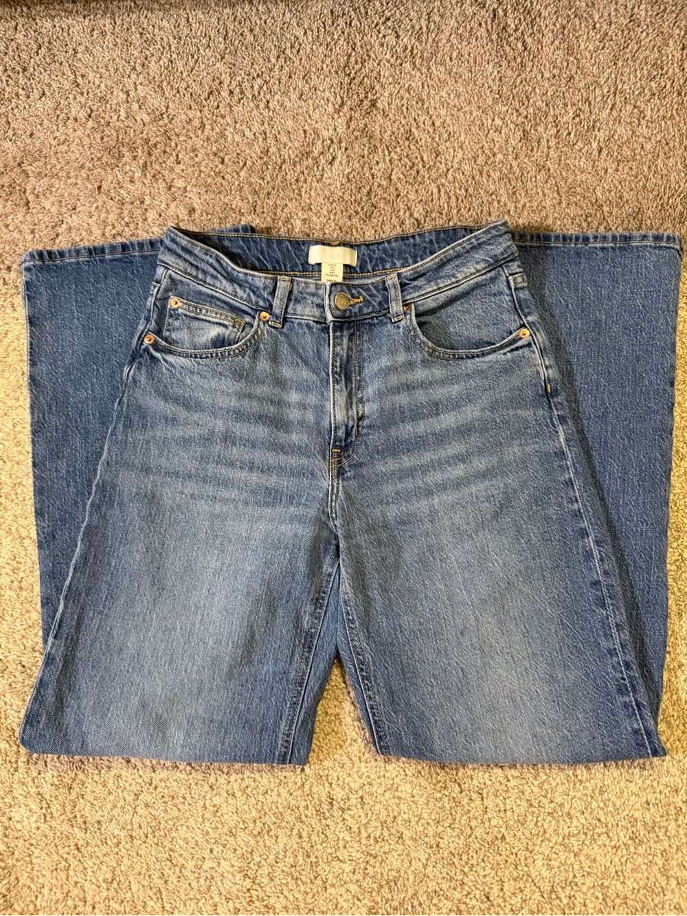 H&M Straight Leg Women's Jeans in Medium Blue Wash